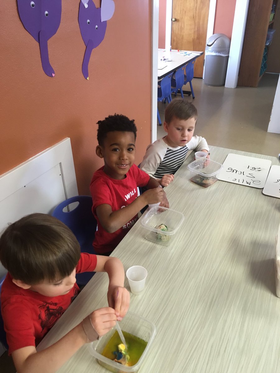 IHMGR's tweet photo. Hatching dinosaur eggs with vinegar! https://t.co/zobaCScJ6N