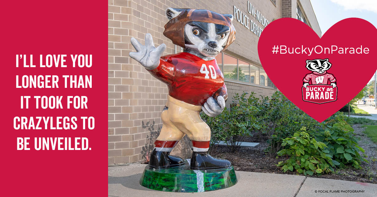 BuckyOnParade's tweet photo. Now that's true love. 😉

#BuckyonParade #MadisonSports #VisitMadison #UWMadison #BuckyBadger https://t.co/HbLjPJMjZr