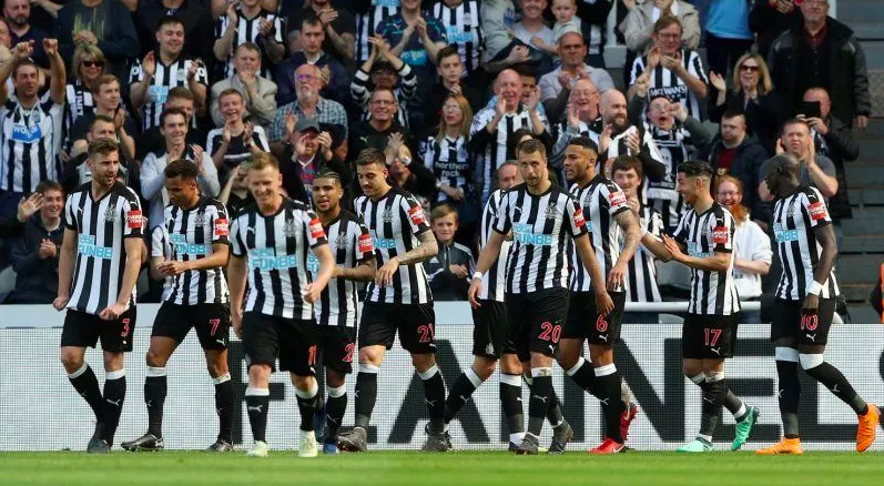 Follow &amp; RT to win two tickets to a game of your choice featuring <a href="/NUFC/">Newcastle United</a> this season! We'll announce one lucky winner on Sunday evening and let you choose which game you'd like to attend! 👍