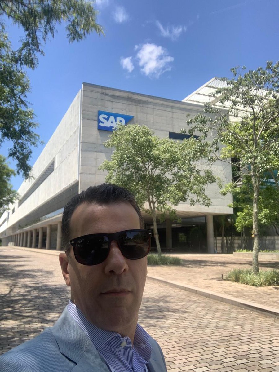 AlexandroMC's tweet photo. Participando do #PKOM2019 no SAP Labs Latin America, lugar inspirador, repleto em inovação. Sem dúvida estamos recarregados pra seguir fortes em 2019! #Prafrente #SAP #IntelligentEnterprise #TeamMegawork https://t.co/9y8MaslYE0