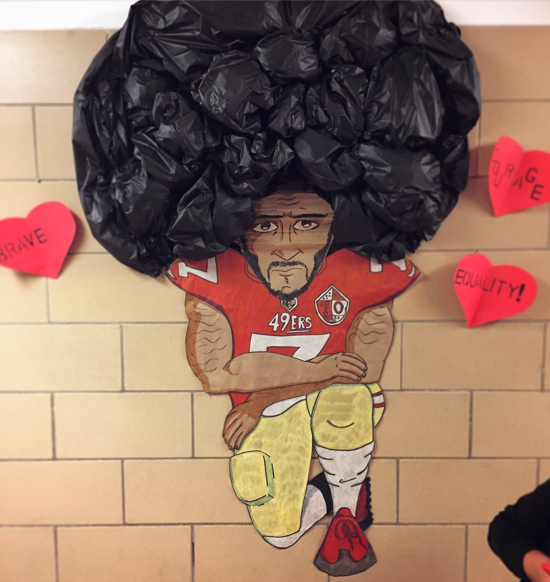 harlemlink's tweet photo. Happy Black History Month from Harlem Link – our teachers are going above and beyond with this year’s decorations, don’t you think @kaepernick7 #blackhistorymonth #colinkaepernick #blacklivesmatter #bhm #harlem #harlemlink #teacherart #schoolspirit #takeaknee https://t.co/nvor2CwXEn