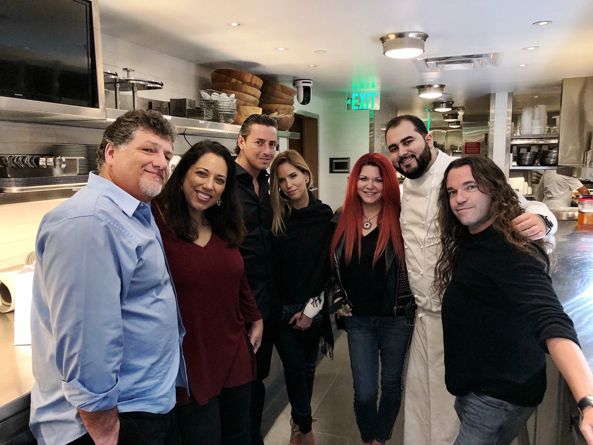 JeremyXWagner's tweet image. Ate at @Chef_Keller’s @FSSurfside @surfclubrest @surfclubrestaurant last night. Had a wonderful meal followed by a tour of the kitchen. 
Thank you Chef Echeverri 👨‍🍳 🤘🏻 🍽 
.   .   .
#ThomasKeller #Chef #SurfClub #MiamiBeach @curtisduffy @kymwithawhynot @HF_Criteria