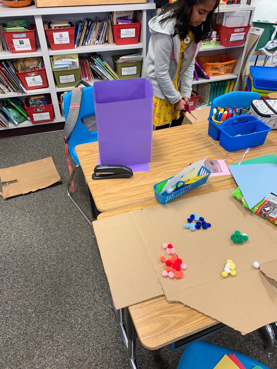 Matsisheteach's tweet photo. STEAM Challenge: create a valentine mailbox for all their goodies to fit into! @DeVargasSchool https://t.co/i1krsZypJc