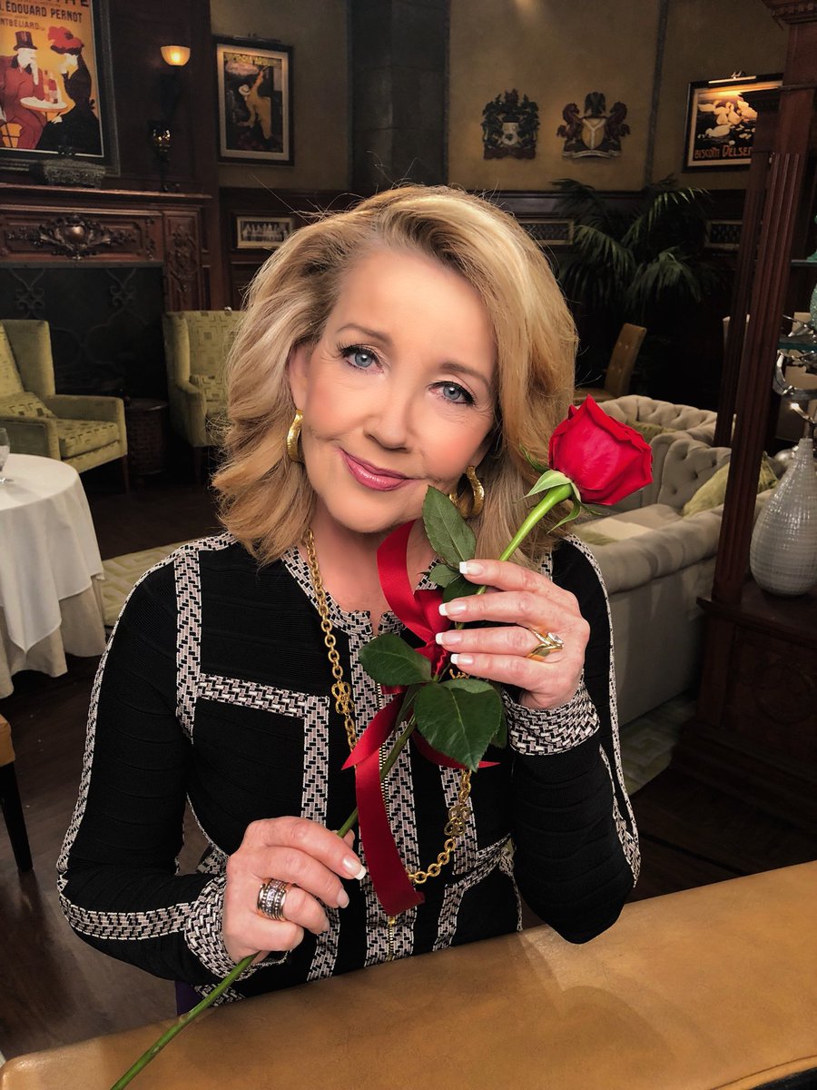 🌹 @MelodyThomasSco is wishing all of the fans a rosy Valentine’s Day from the #YR set! 🌹
