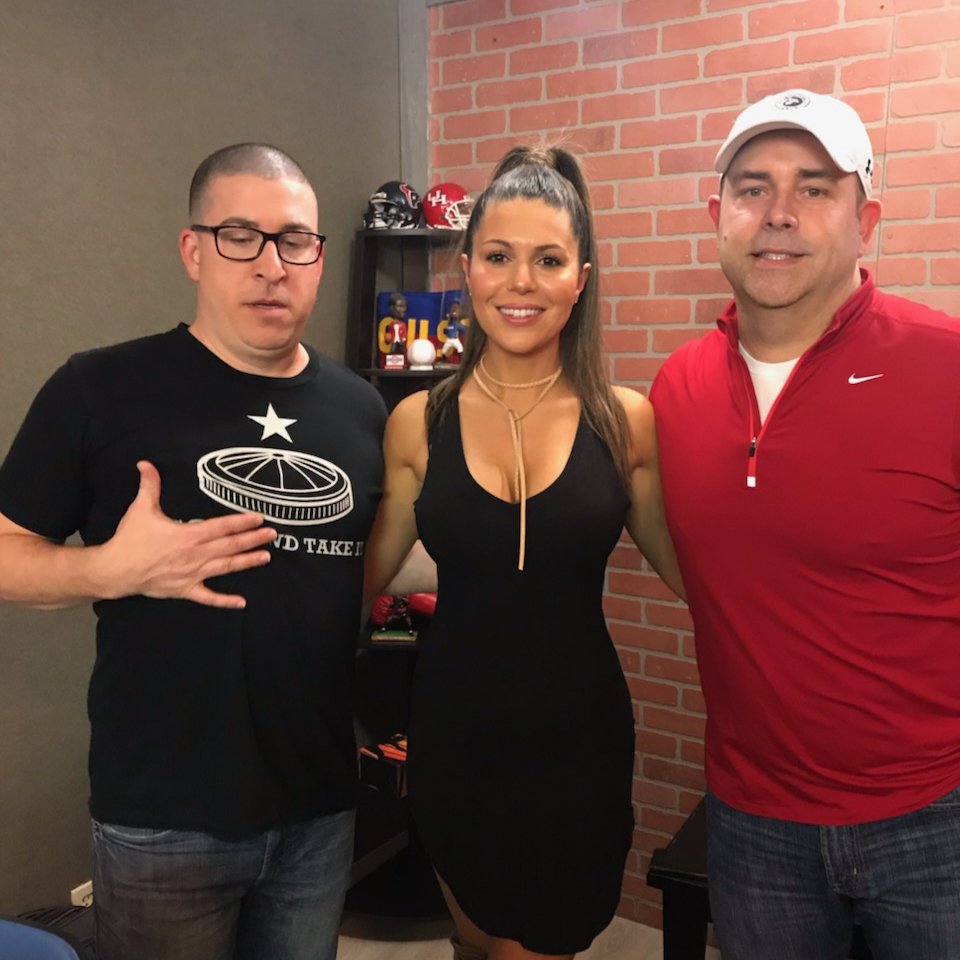 #BTS of me getting my girls ready so they didn't get outshined.
Fun times with @terannhilow today in studio. Thanks for stopping by.