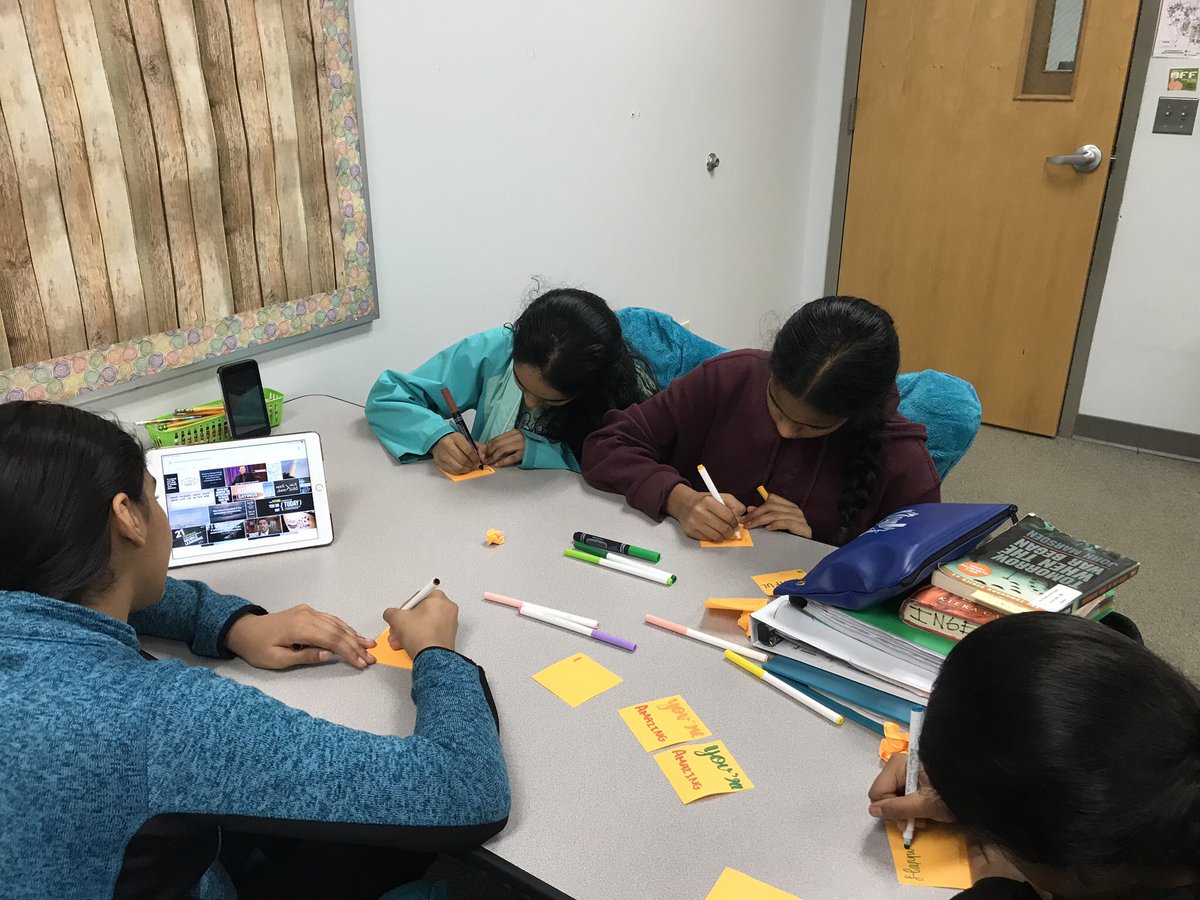 RMSStudentCoun1's tweet photo. The process of the sticky notes was a long one, some students stayed afterschool to put them up. Your dedication and hardwork really showed. ❤️🙌🏻#ValentinesDay #stuco #RiceRavens https://t.co/PyCNvuSBfI