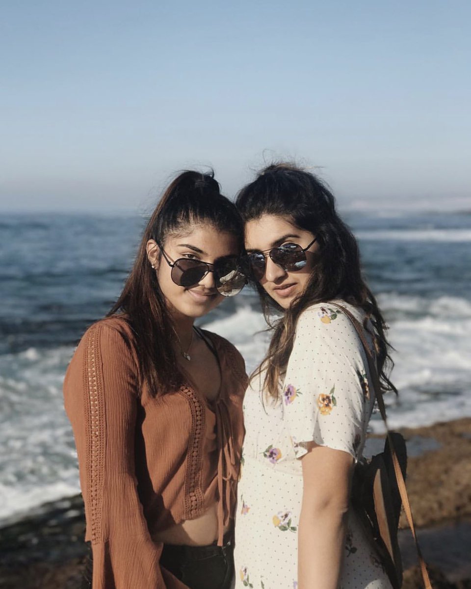 DeltaGammaUCR's tweet photo. Happy Valentine’s Day to our beautiful girls and our lovely Panhellenic sisters🤗💕 spread love today! 🌹✨ https://t.co/KFLmZ1XqXN