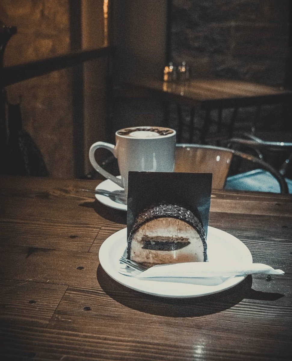 Nada mejor que un café súper mimado, y no solo hoy. 
.
Hay más fotos en mi Instagram: <a href="/ronaldcasaca/">Ronald Casaca</a> fotos cada día.
.
.
#ElAlto #Oruro #SanValentin #ValentineDay #Valentines #bolivia #Coffee #coffeetime #CafedelaTarde #deli #lapaz #lapazbolivia #travel #DiadeSanValentin