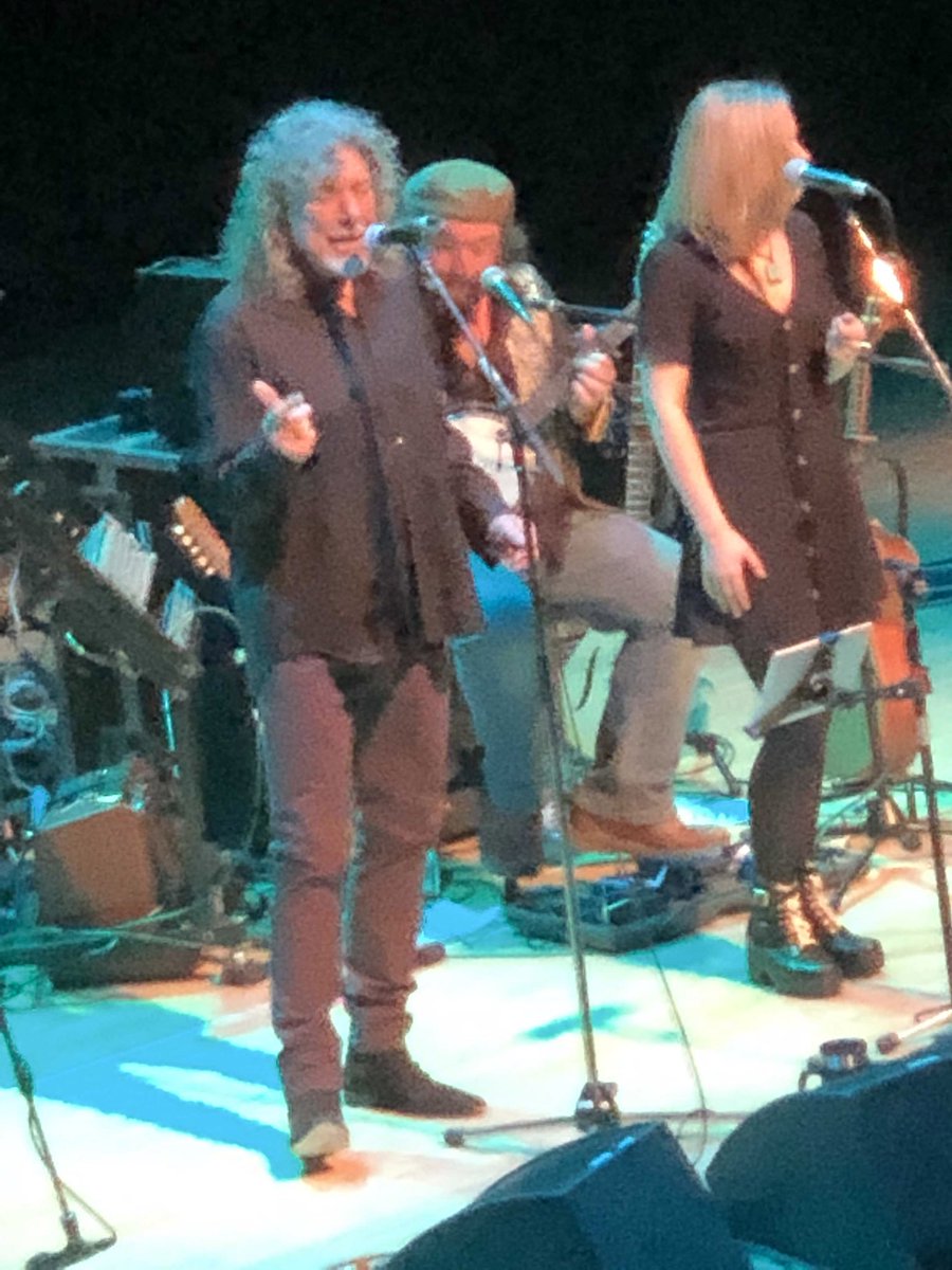 aojwFL_BFC's tweet photo. Then at #TheAnvil  #Basinstoke saw  @RobertPlant with his fab new band #SavingGrace do really terrific 40 min set ( only their 3 gig !) including a spine tingling version of “Nature Boy” with great man in beautiful expressive vocal nick ! @WOLFONTHEMOON @ledzeppelin @LedZepNews https://t.co/wSXbcEiOhg
