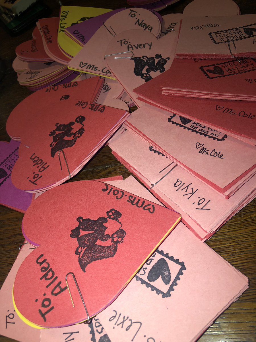 MsEmilyCole1's tweet photo. Another year, another 700 Valentines!❤️ I love how excited some of the kids get when they see I’ve brought them cards. If it makes a difference in even one kids day that is good enough for me☺️ #promise2purpose #valentinesday #kleinisd #TheissDreamsBig #frontofficefeels https://t.co/v9B2OUm0rC