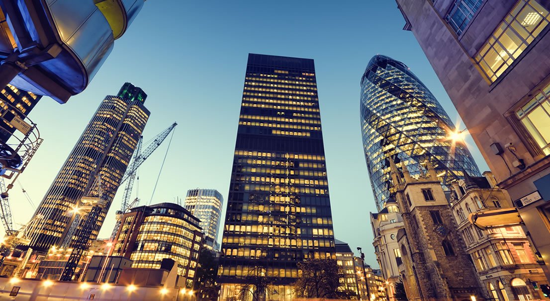 2BMltd's tweet photo. AmTrust were looking for the installation of a modern and efficient communications room in the basement of their city office block that allowed for future expansion. #FinancialServices #datacentre #serverRoom #NetworkRacks
 https://t.co/tcv69Edith https://t.co/HhY71vULGA
