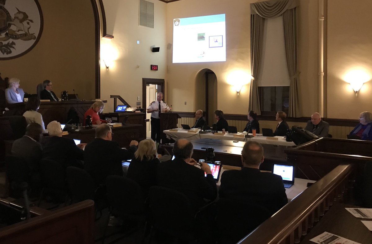 DufferinCounty's tweet photo. Dufferin County Paramedic Chief, Tom Reid, is presenting to council on the importance of CPR and AED. #HeartMonth #publicaccessdefib #learnCPR #wearedufferin https://t.co/tVZYgtyUH4