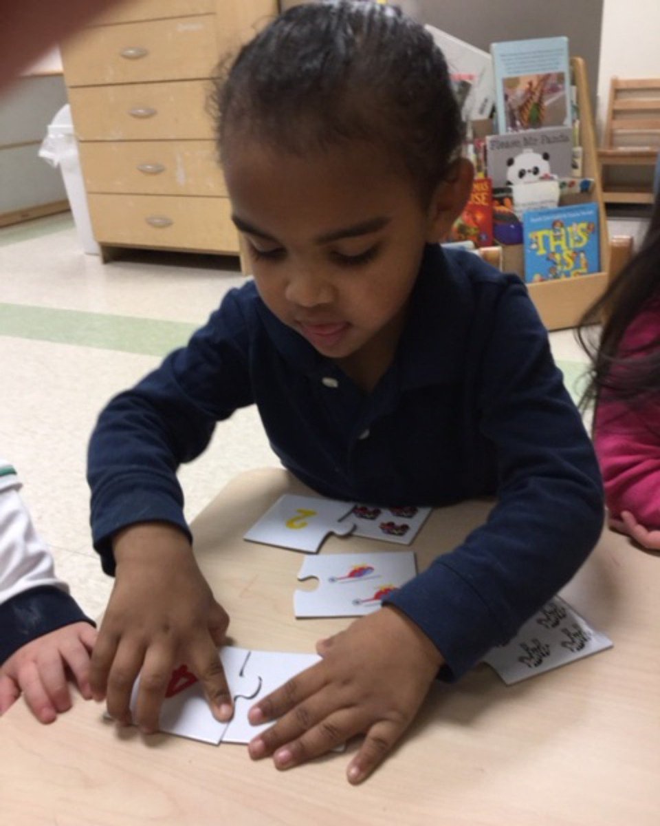 IvyPrepELA's tweet photo. Antonio is working on number recognition, fine motor skills and matching by playing puzzle game. #alwayslearning #ivyprep #Toddlers #longislandpreschool https://t.co/UUdKTzfMRk