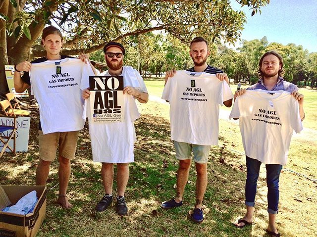 Showing our support any way we can! Thank you to @savewesternport for the T-Shirts and stickers, we will wear them loud and proud! :) #savewesternport #noagl #westernportbay #themidwayers #hastings #protest @SaveWesternPort @westernportfestival #westernp… bit.ly/2IbI8BC