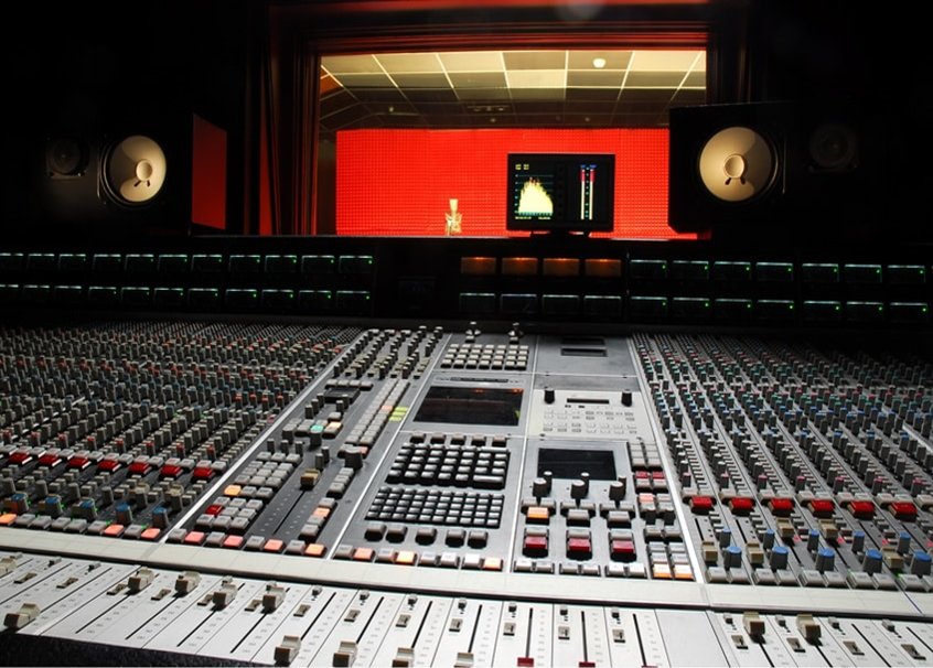 NSBE's tweet photo. #28DaysofSTEM
Audio engineers are responsible for the technical side of music production. They work with the studio equipment to equalize, mix, reproduce, and reinforce sounds achieving the music we all love.
#NSBEBlackHistory #BlackHistoryMonth https://t.co/tBrCgaRXac