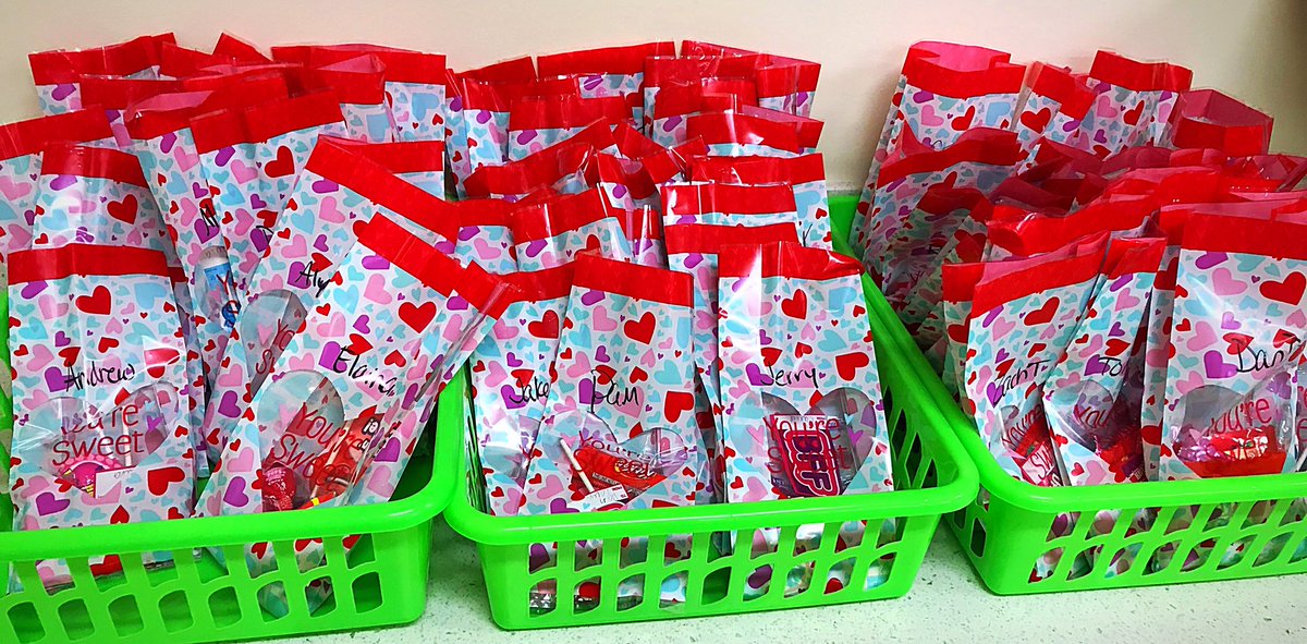 The6887's tweet photo. Spreading Valentines cheer!!  ❤️ https://t.co/qhHvk4A9ve