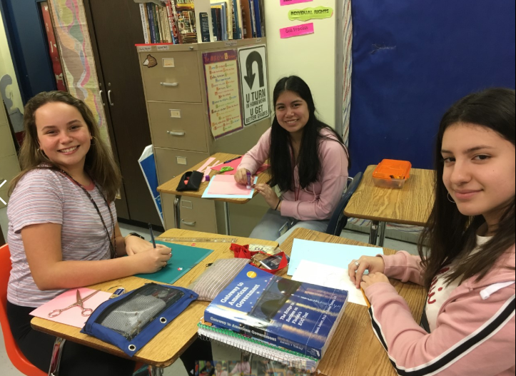 RMSnationap's tweet photo. Ms Davis' Civics Class honors #2getherinServiceandLove with THANK YOU cards and notes of appreciation to our Nation's Military Men &amp; Women
@USMilitary_com @usairforce @USArmy @uscoastguard @USMC @USNavy 
@RMSPrincipal 
#MSDStrong https://t.co/8PoSKr1EbW