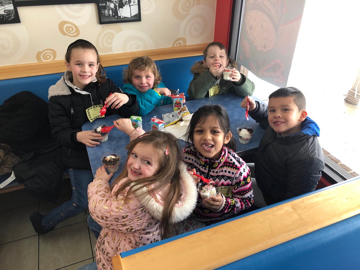 We had an awesome field trip to see Charlotte’s Web and got a sweet treat at Dairy Queen #SimondsSuperstars