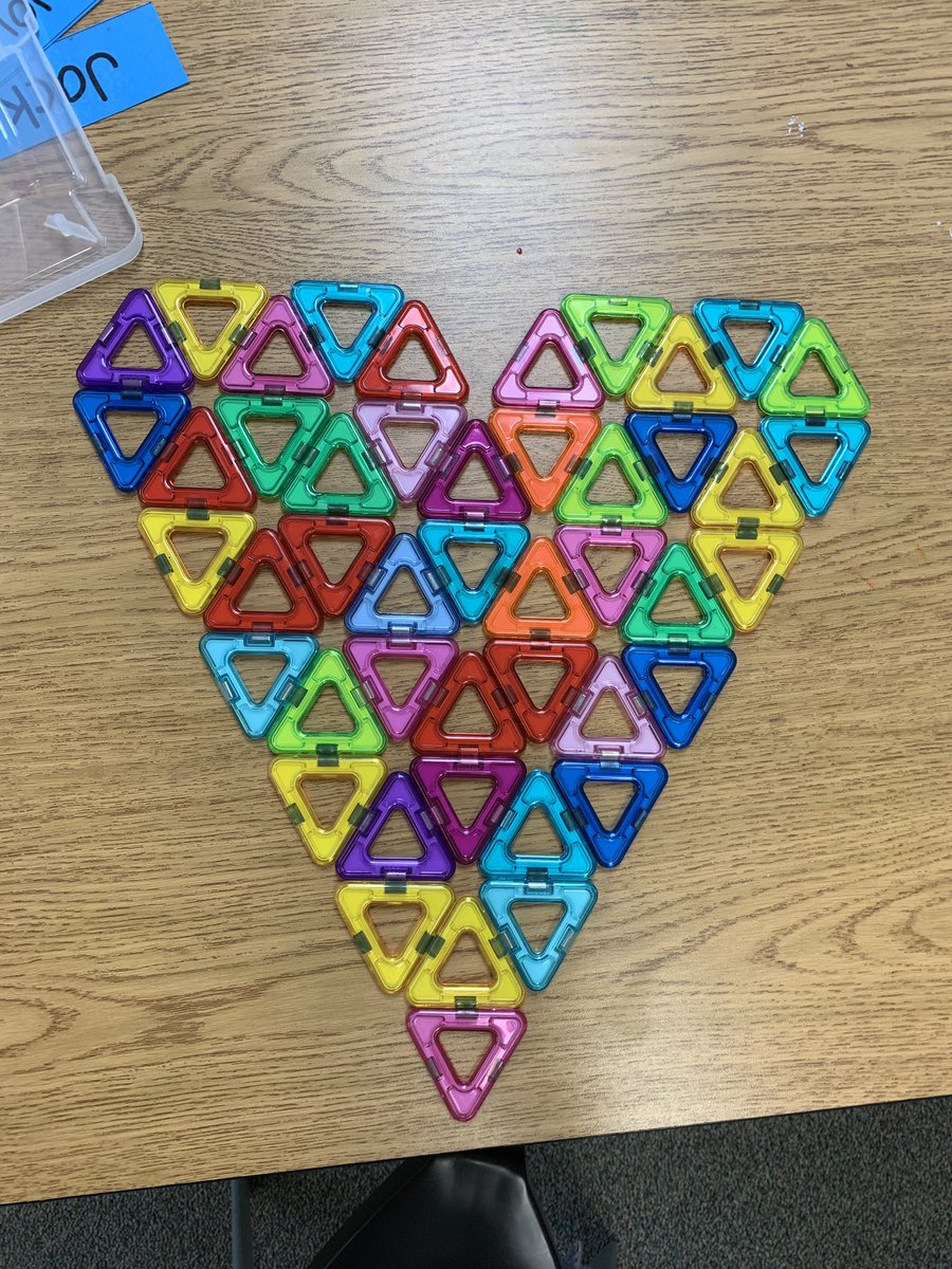 ZellmerClass's tweet photo. Valentine STEM! 1st grade heart building challenge. #oneflagstone https://t.co/HEDYoAoFad
