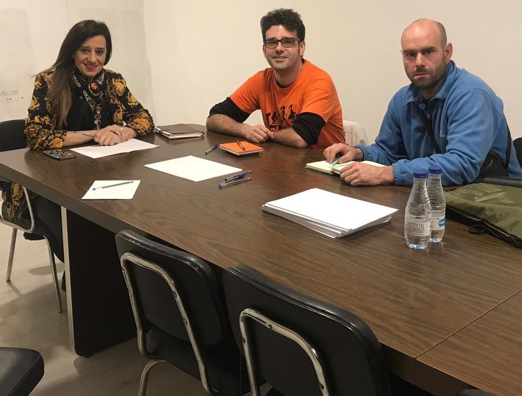 mariajobygastro's tweet photo. Reunión para aunar criterios y poner en marcha rutas en bici por la provincia, gracias a @ciclecleto #asciva @Dip_Va por ayudarnos a realizarlo @Apehva https://t.co/gS3IdWyNK3