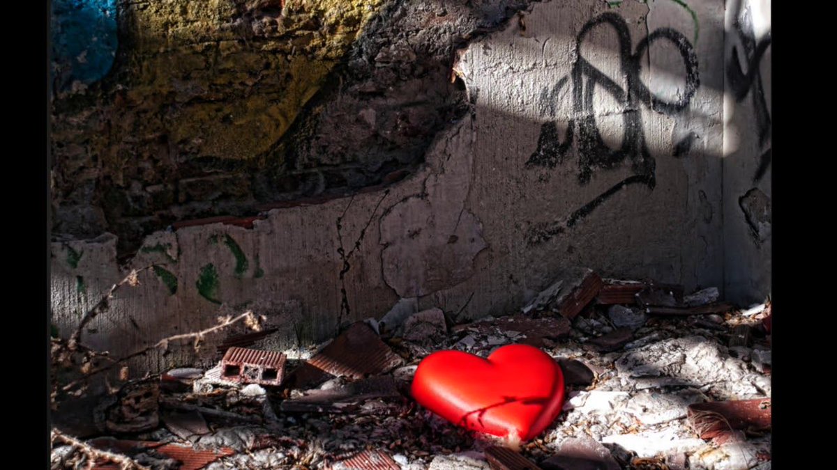 Here's a handful of flowers and our NEWEST SINGLE, fresh from the confectioner.    Pretty-please be our Valentine, and PASS THIS ON.  Cheers and chocolate-covered Thanks from The Abandoned! buff.ly/2Bw2TSD