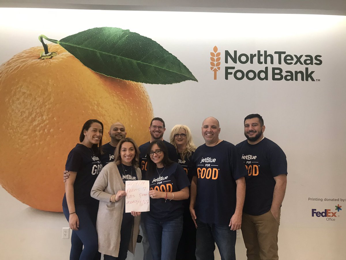 JetBlueDFW's tweet image. Some of @HelloJetBlue crewmembers and family from @DFWAirport spreading the ❤️on this valentines by volunteering @ntfb.  #jetblueforgood #CultureMatters