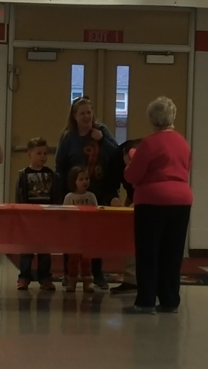 FrcGutermuth's tweet photo. Gutermuth hosted their 3rd Annual Pastries w/Parents Event! We had 47 students and 51 adults in for pastries from 7:45AM-8:30AM! Thanks to Dant Clayton Corporation for sponsoring our event! #WeAreJCPS #GutermuthPride #jcps_frysc #JCPSFAMENGAGE https://t.co/6EcZONekmX