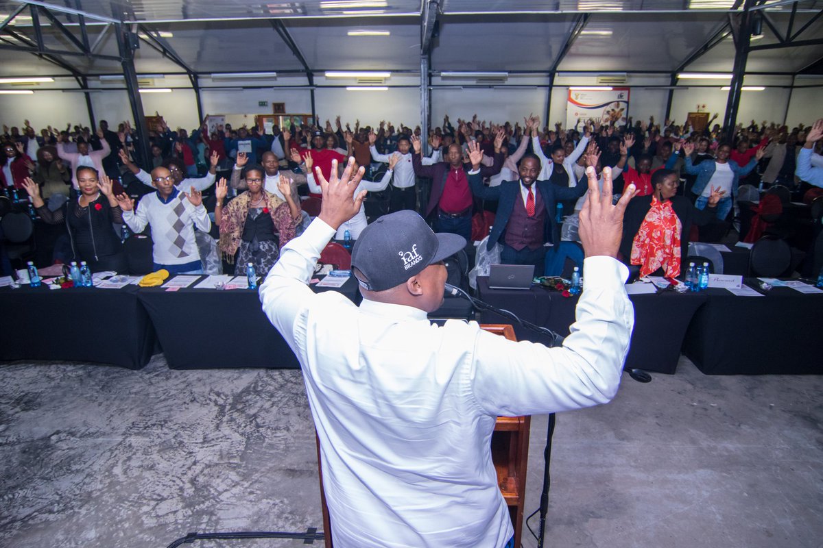 BulelaniBala's tweet photo. Being able to stand infront of people and share knowledge that will lead to their improvement is powerful, but its also grace.

You cant book me on bookings@bulelani.co.za for your next function or seminar. 
#GetThingsDone https://t.co/YKNIIrNSUB