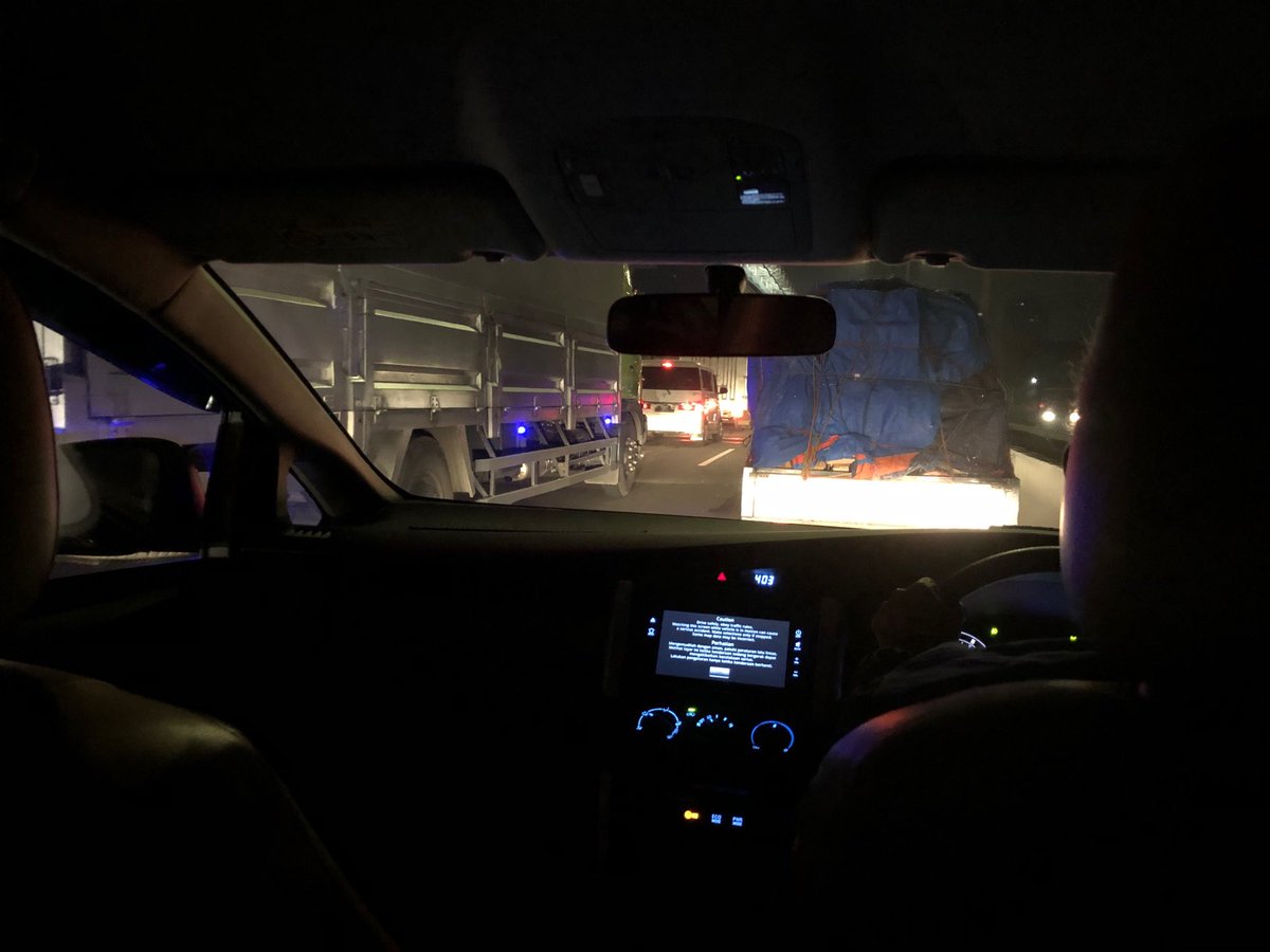 ⁦<a href="/RadioElshinta/">Radio Elshinta</a>⁩ toll JOR TB Simatupang KM 22 , 400 arah Barat, macet. Sebaliknya arah Kampung Rambutan lancar