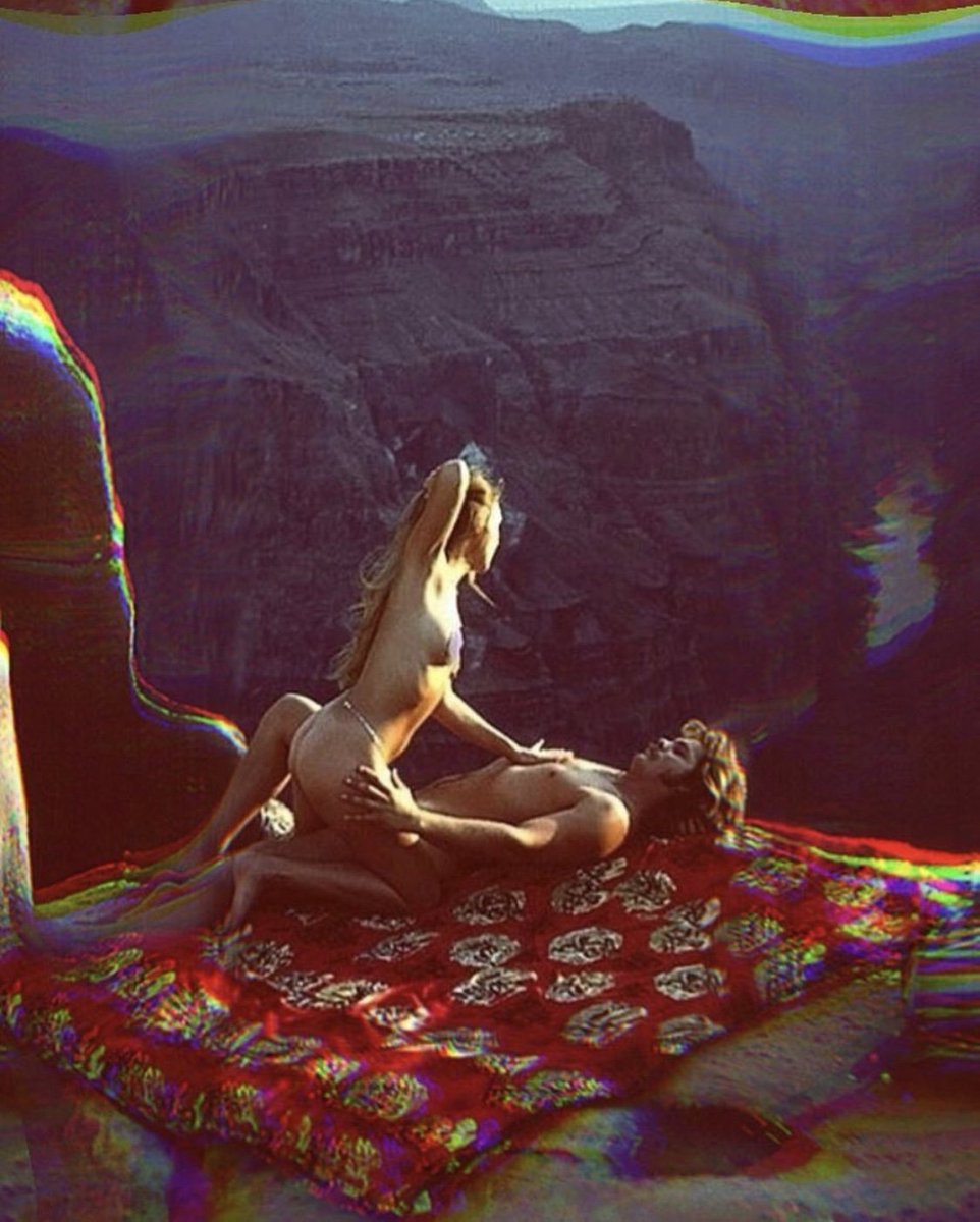 thebubl_'s tweet photo. Tag your valentine 😏👽 

•
•
•
•

#valentinesday #love #scenic #hiking #outdoors #nature #vibes #mood #baddie #relationship #weed #lsd #shrooms #dmt #trippy #psychedelic #psychedelicart #psychedelicmind #psychedelics #photography #reefer #hightimes  #higherconsciousness https://t.co/EZLo5Xe8Hq