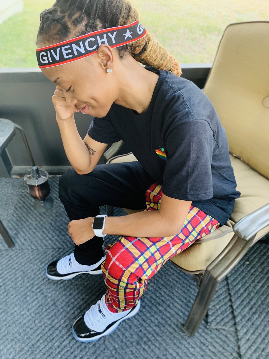 AleiaKristene's tweet photo. Hopped out my feelings & hopped in my bag ๐ฃ๐ผ๐ฏ
_____________________________
#AleiaKristene #c2md #screenwriter #director #Godfirst #explorepage #femalefilmmaker #theshaderoom #roommates #bhm #blackhistorymonth #yearofthereveal #tsr https://t.co/8p8Lu1i7Oe