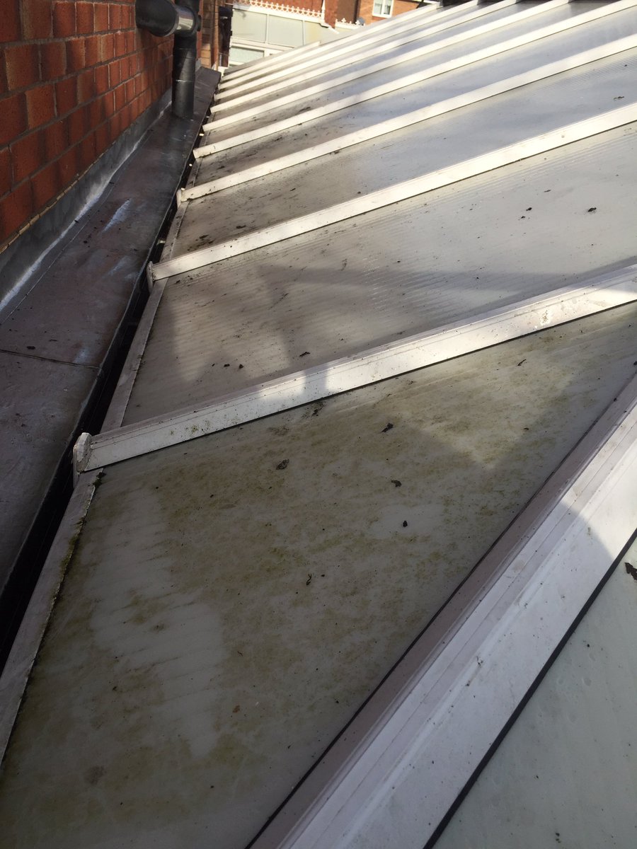 harriswc_'s tweet photo. Conservatory valet and all gutters soffits and fascias at this property in Halewood today 💦 🏡 👍🏻 #liverpool #guttercleaning #conservatorycleaning #upvccleaning https://t.co/bKLdbLCjoT