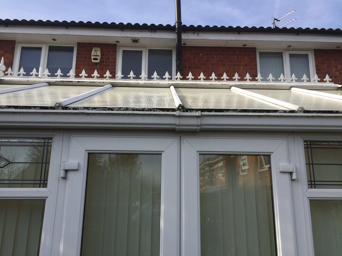 harriswc_'s tweet photo. Conservatory valet and all gutters soffits and fascias at this property in Halewood today 💦 🏡 👍🏻 #liverpool #guttercleaning #conservatorycleaning #upvccleaning https://t.co/bKLdbLCjoT