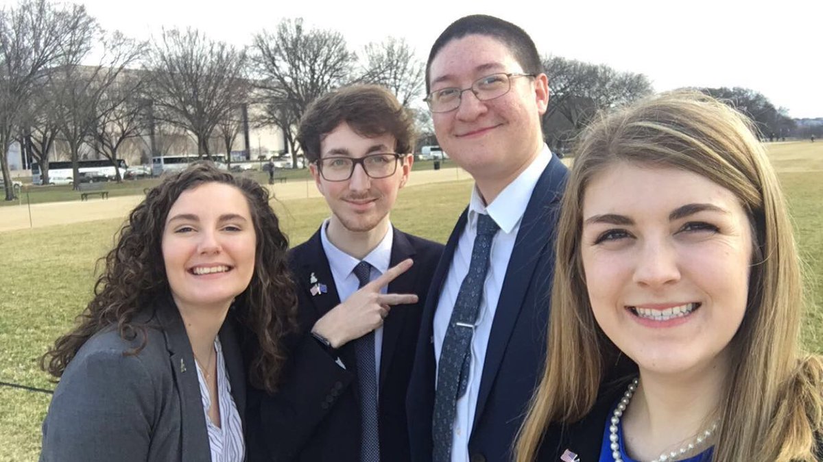 The @UMKansasCity Debating Roos winding down after the first round of the #SchumanChallenge at the #EUintheUS. Huge thanks to 2017 @umkcalumni Nathan Cho for making this educational opportunity happen!