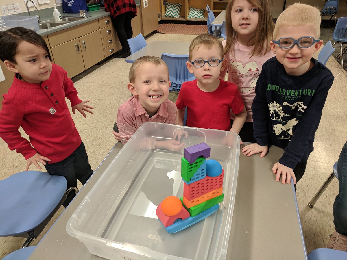 MissWendt's tweet photo. Experimenting how big we could build our boat before falling over. #teamwork #MovingForwardTogether @MoorheadSchools @probspuds https://t.co/0lqXgX3joH