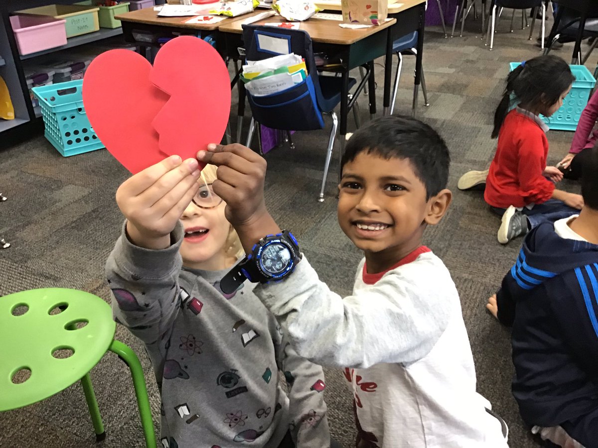sgomberg15's tweet photo. Happy Valentine’s Day from these wonderful first graders! They had a blast celebrating! #inspire96 https://t.co/ffNsGqy41V