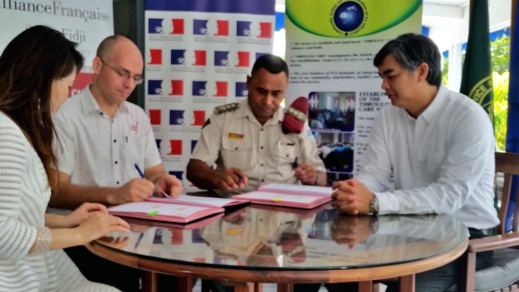 ambafrancefj's tweet photo. Happening right now #FrenchAmbassador @sujiseam #frenchresidence in #Suva a MOU signing between @AFsuva &amp; #FijiCorrectionsService to give hope #asecondchance using art creativity &amp; therapy #franceinfiji https://t.co/fwP4FVNT9E