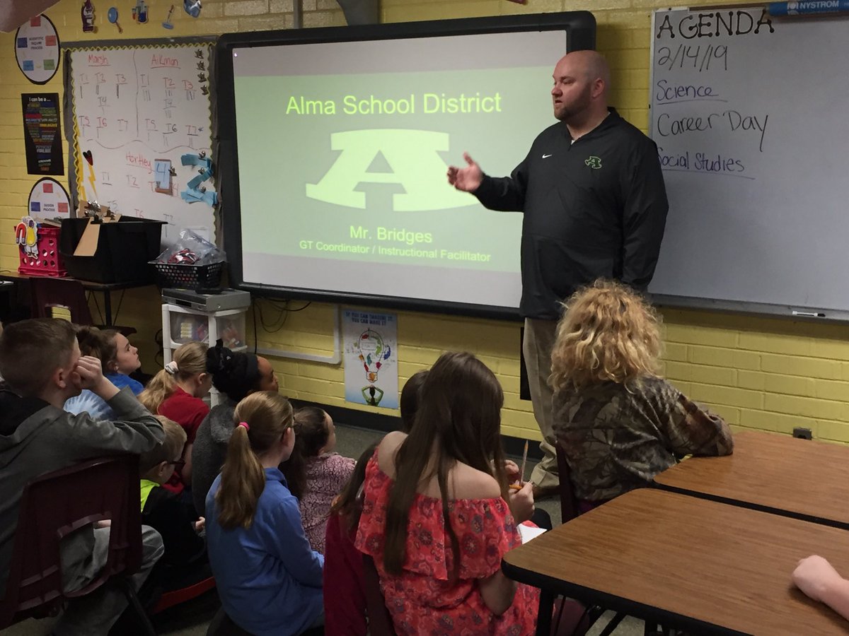 alma_ais's tweet photo. Coach Marsh was one of our Fifth Grade Career Day presenters. https://t.co/WGYIQ7n7lX