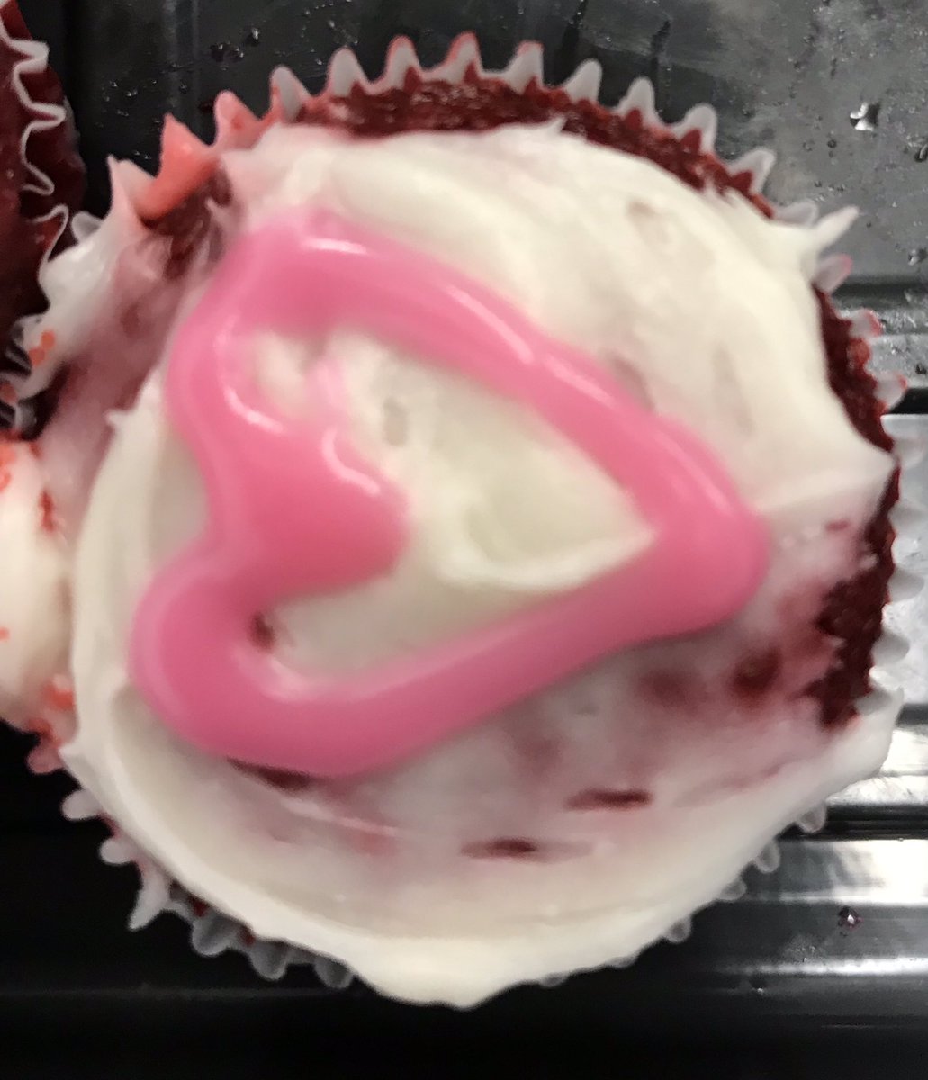 SraMcLaughlin's tweet image. #S3H hicieron pastelitos.  ¡Qué cute!