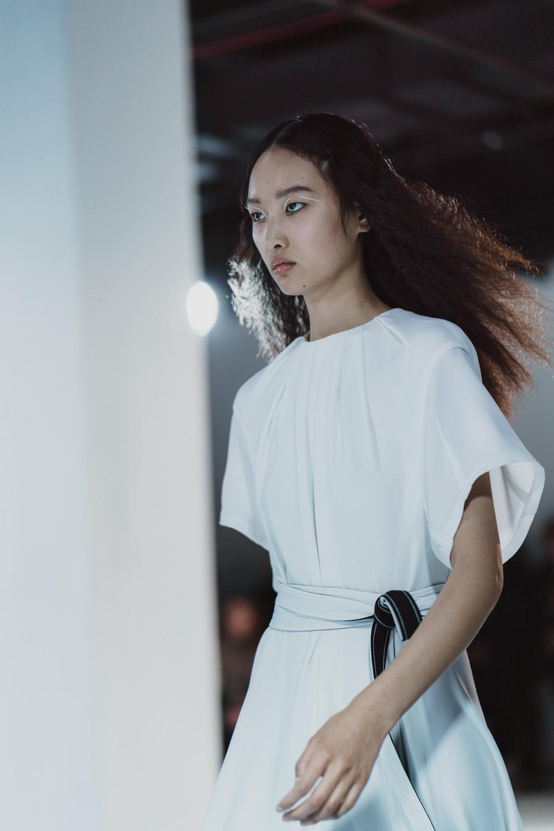 neimanmarcus's tweet photo. Finding the natural fit that will lead to a more sustainable future with @31philliplim. Photos by @BFA. #NeimanMarcus #31fall2019 #NYFW https://t.co/LfJDBGGDJb