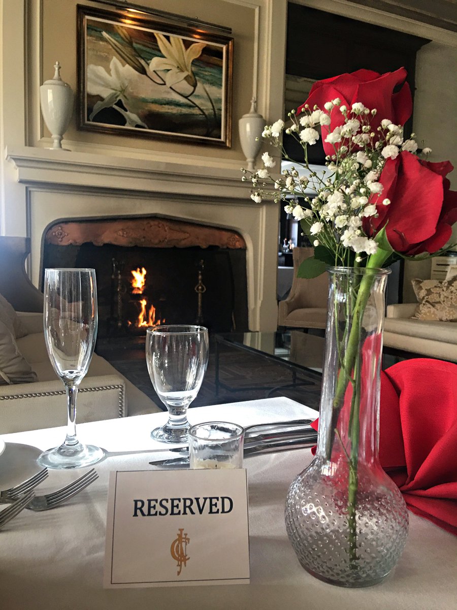 NorthJerseyCC's tweet photo. Happy Valentine’s Day ❤️ #northjerseycountryclub #njcc #happyvalentinesday #firesidedining #roses #finedining #newjersey https://t.co/UcEe0cPO8h