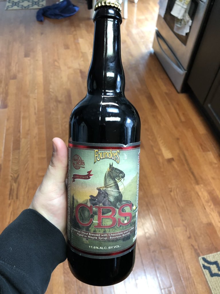 averagehomebrew's tweet photo. @dawnthegourmand @foundersbrewing Cheers! https://t.co/OtrrB1jY2x