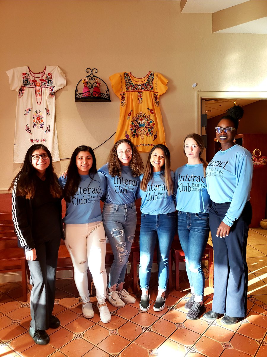 CamoBeth's tweet photo. #INTERACTCLUB..#Officers@WEEKLY..#Rotarymeeting..#GoOfficers..@EastLeeCountyHS..#LoveisServiceAboveSelf.!!.#GoOfficers..##InteractRocks!!ππ¬π¬ππΌπΈ https://t.co/CLCNlpWRl5