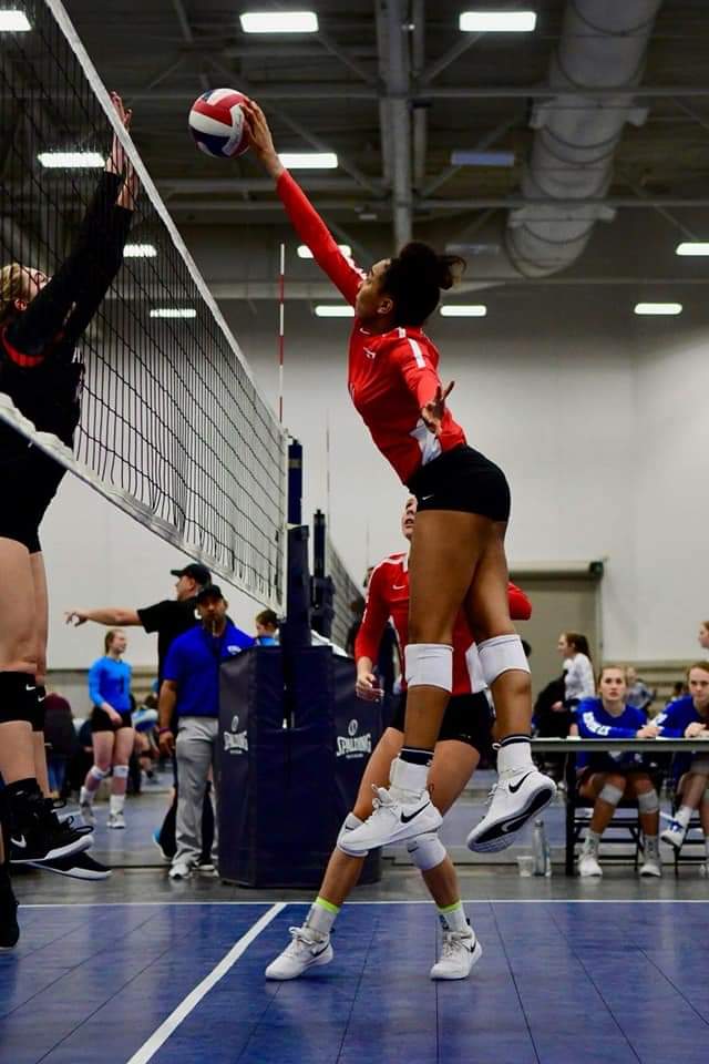 KendraLaSha2's tweet photo. My niece is a beast on any court! Simara Peyton #DFWTalent https://t.co/kphhd1ATGx
