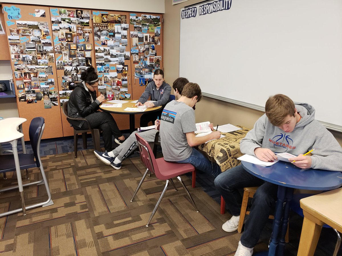 mmejohnson110's tweet photo. Day 3 of a skill based station rotation. Speaking, reading and writing all happening at once! So much focus!! #pycsdpl #pycsd #frenchclass https://t.co/iF8bknbM1E