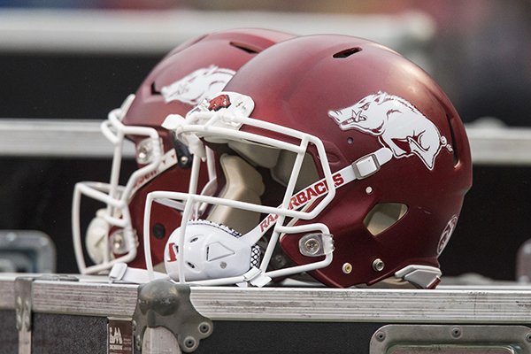 Arkansas will host Liberty in a football game in 2022.  @RazorbackFB @libertyflames nwaonline.com/news/2019/feb/… https://t.co/uizu9zta88