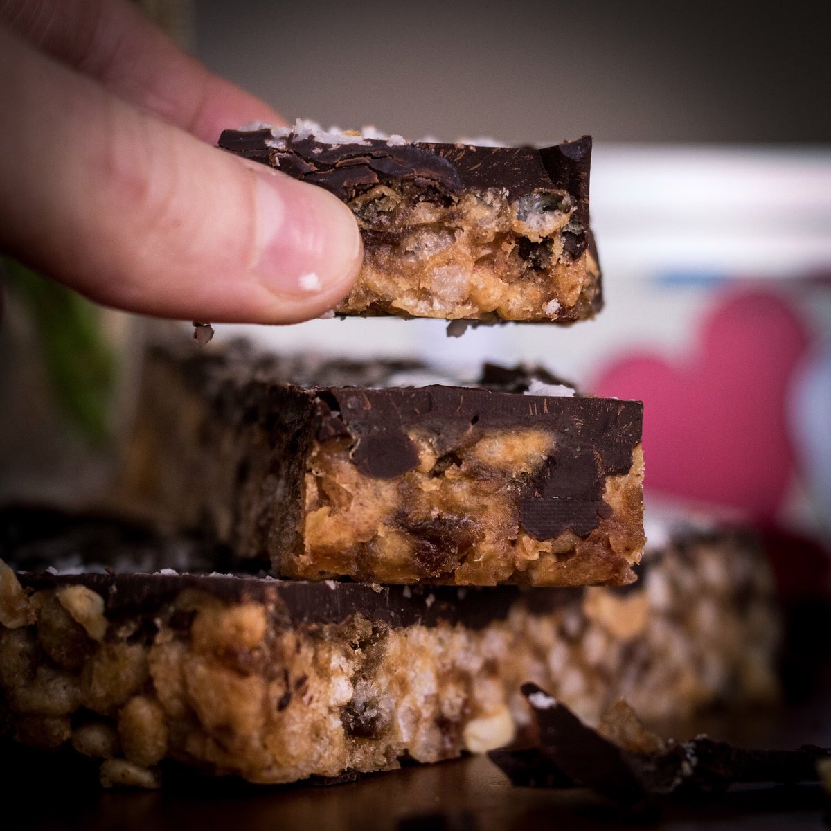 I’m celebrating Valentine’s Day with delicious homemade ‘Chocolate Love Bars’ today! 🍫❣️

If you are a lover of Snickers bars, then visit my blog 👇🏻 for a tasty twist on this classic chocolate treat... 😍

thebathonian.com/theblog/2019/2…

#HappyValentinesDay2019