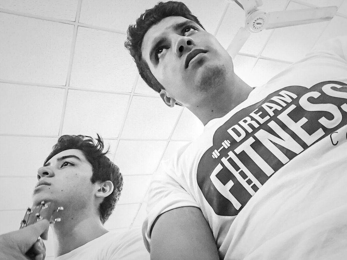 SaulRodrigueez's tweet image. Este vro estuvo en las peores etapas de mi vida, me vió llorar todo menso por mi familia desecha y más, pero lo importante es que está en la mejor etapa que es ahora, para este vrosito si aplica la de “En las buenas y en las malas”