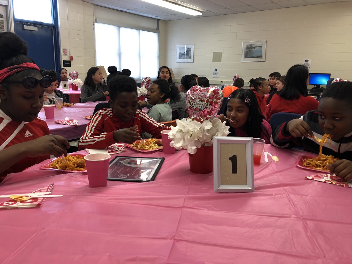 Mrs. Fera tweet media