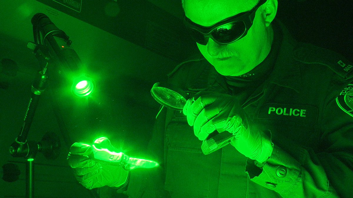 TPSRecruiting's tweet photo. Ever wondered what the day in the life of a Forensic Identification Service Officer (FIS) is like?
Tune in tomorrow for our weekly Profiles In Policing where we will show you just that! #policefamily #policetraining #fis #torontojobs #tpshire #lovewhatwedo #forensics https://t.co/kKgUhQ2iUp
